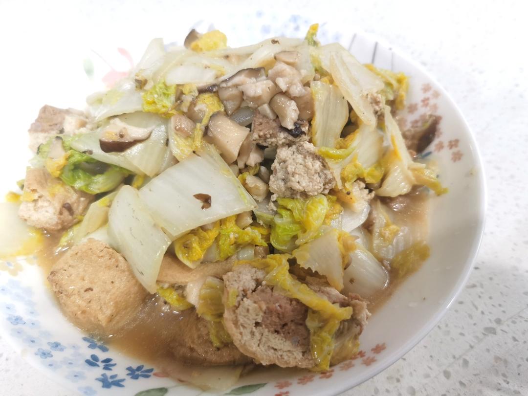 素炒白菜香菇木耳油豆腐