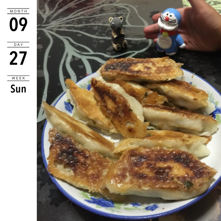三鲜锅贴 Fried Dumplings
