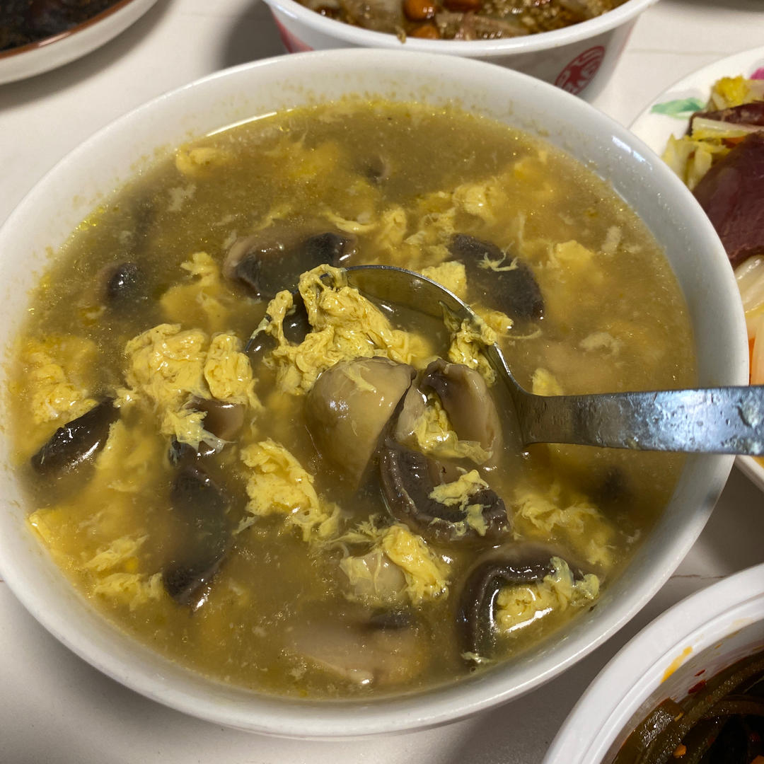 鲜掉眉毛～口蘑鸡蛋汤🥚