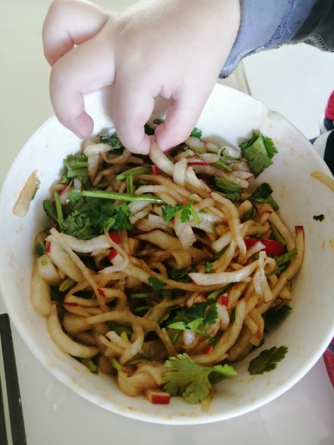 超级下饭的香菜萝卜丝
