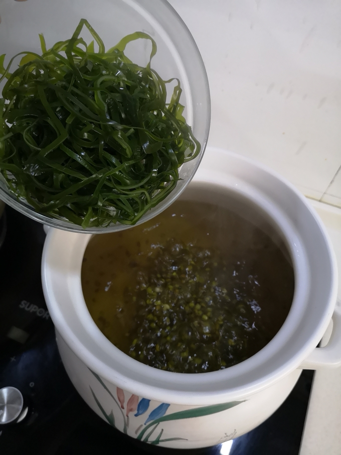 海带绿豆汤 广东糖水的做法 步骤2