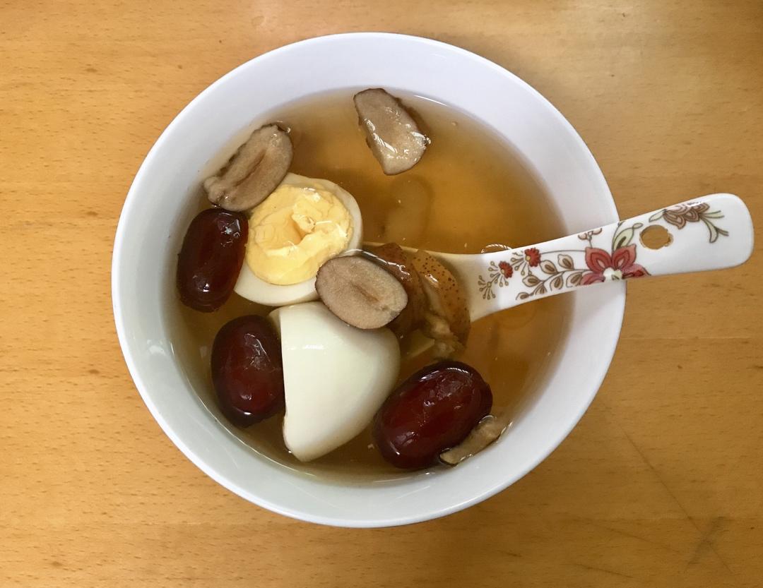 鸡蛋红枣桂圆红糖水
