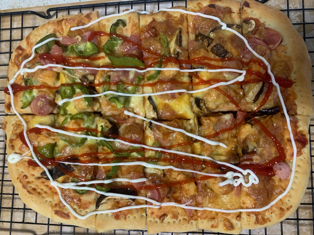 香菇鸡肉披萨双拼