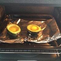 培根牛油果焗蛋的做法 步骤4