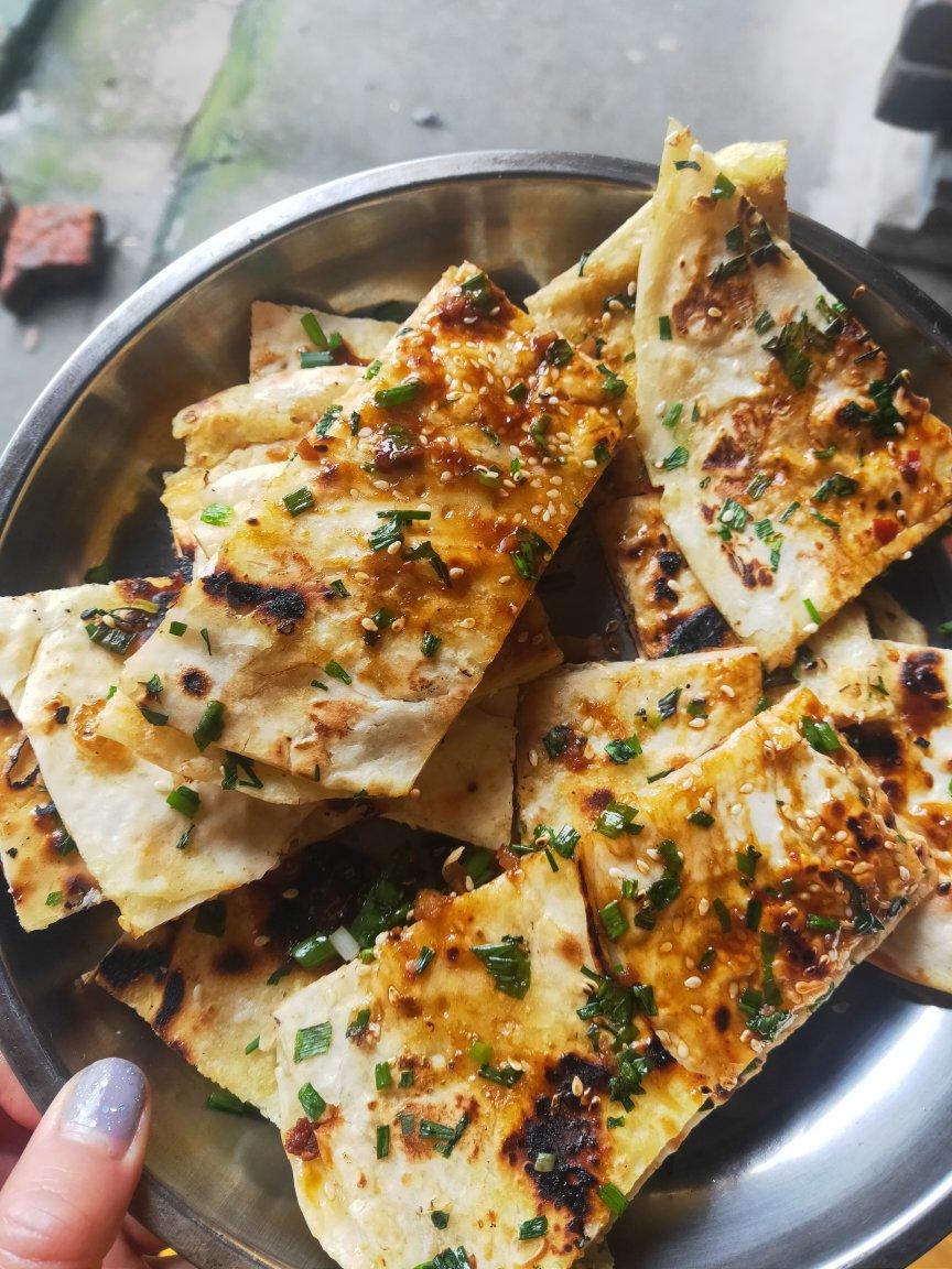 葱油饼（面粉吸水量不一样、水慢慢加）