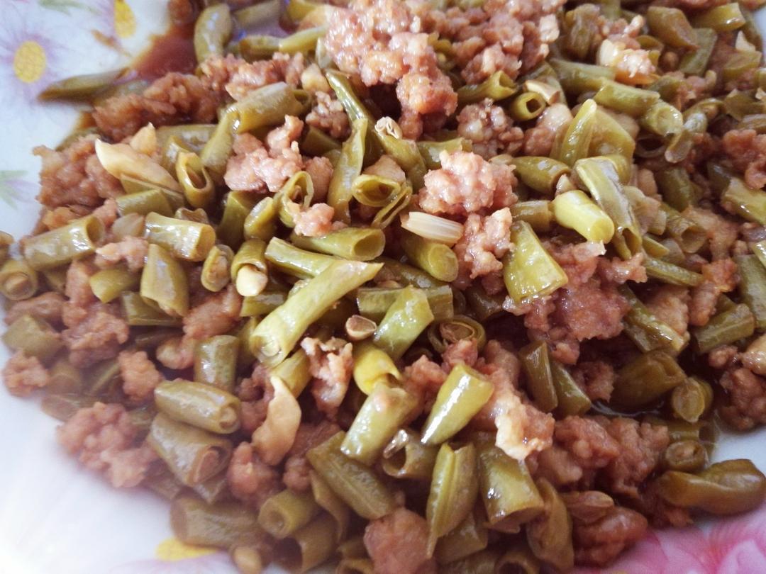 香辣肉末炒豆角 Hot Chili Beans with Pork Mince