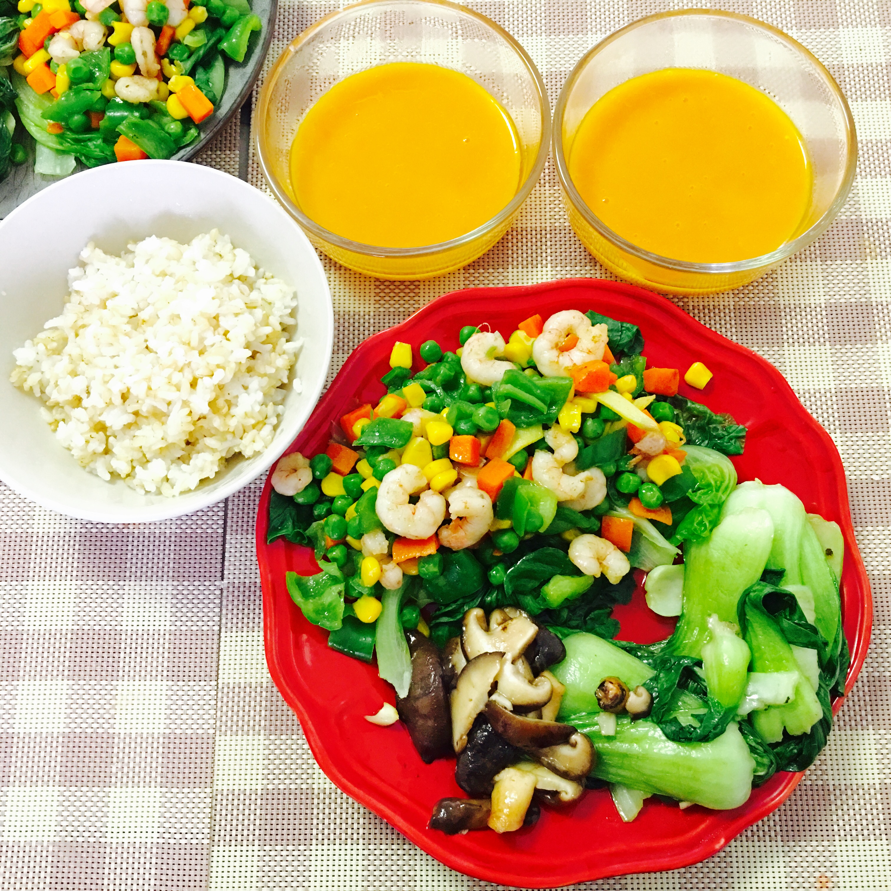 豌豆玉米虾仁炒饭