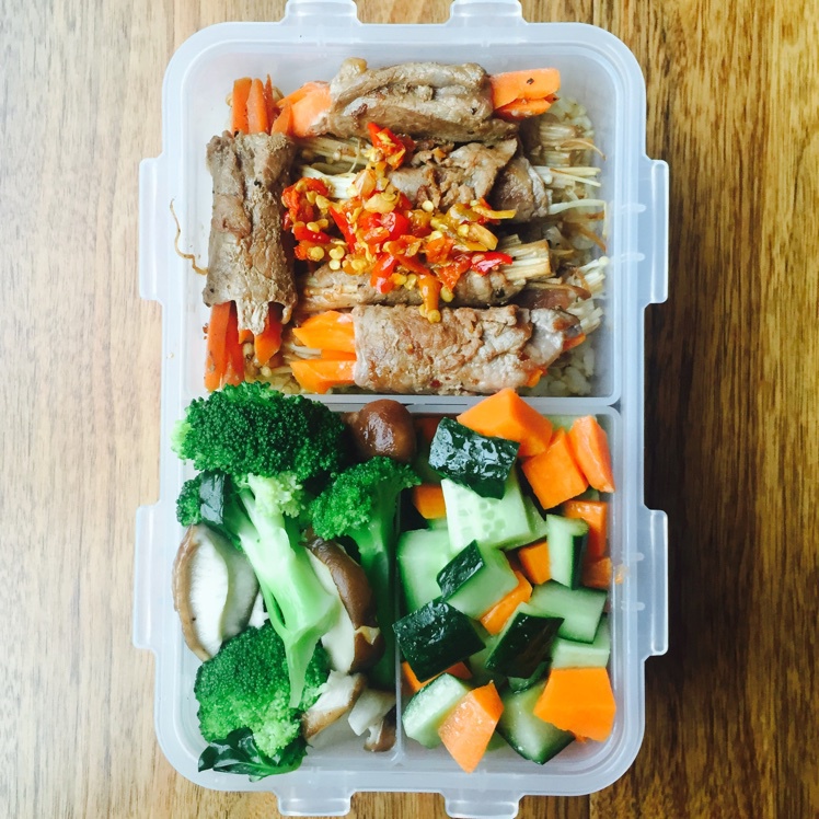 小梦想是以后每天做两人份的便当