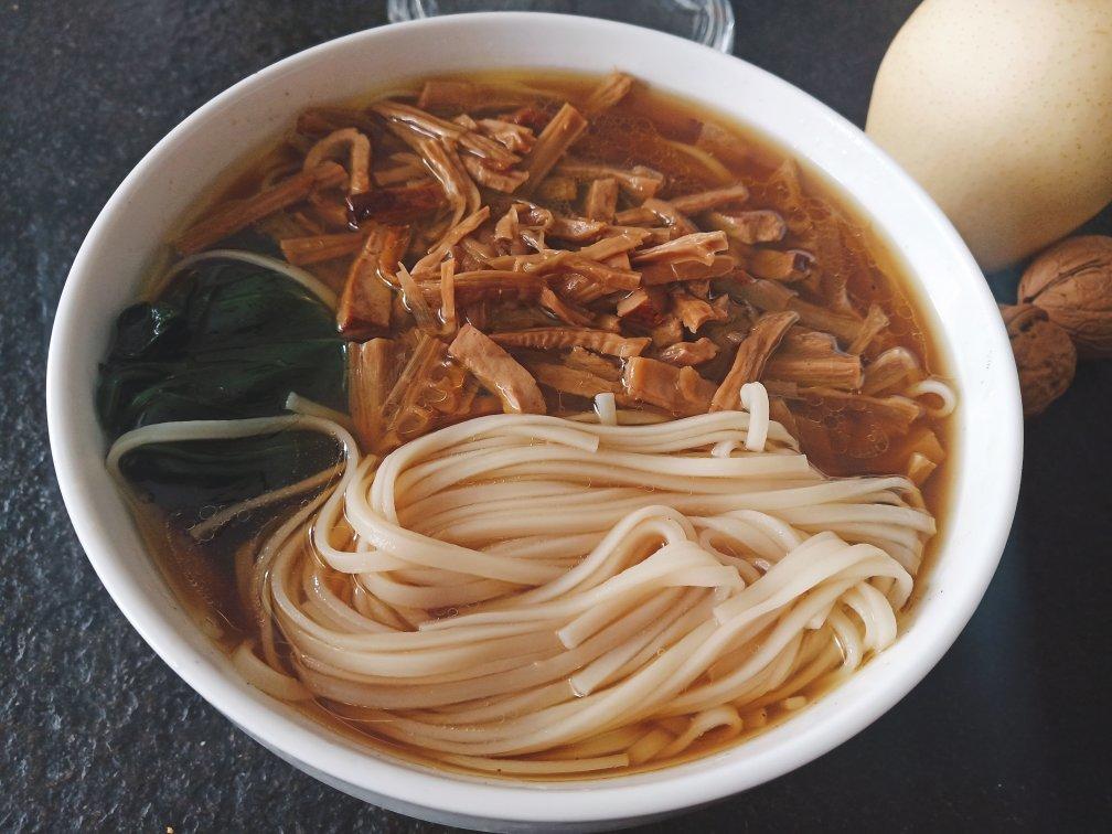 三月春暖做的绩溪-浇头面