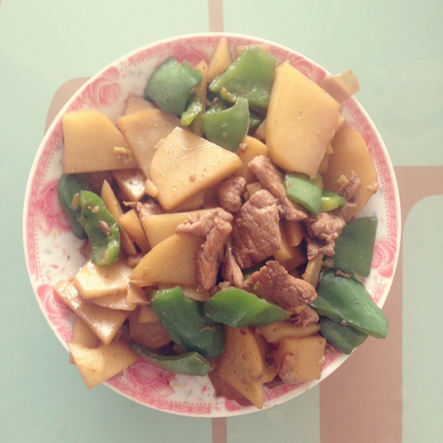 肉炒青椒土豆片
