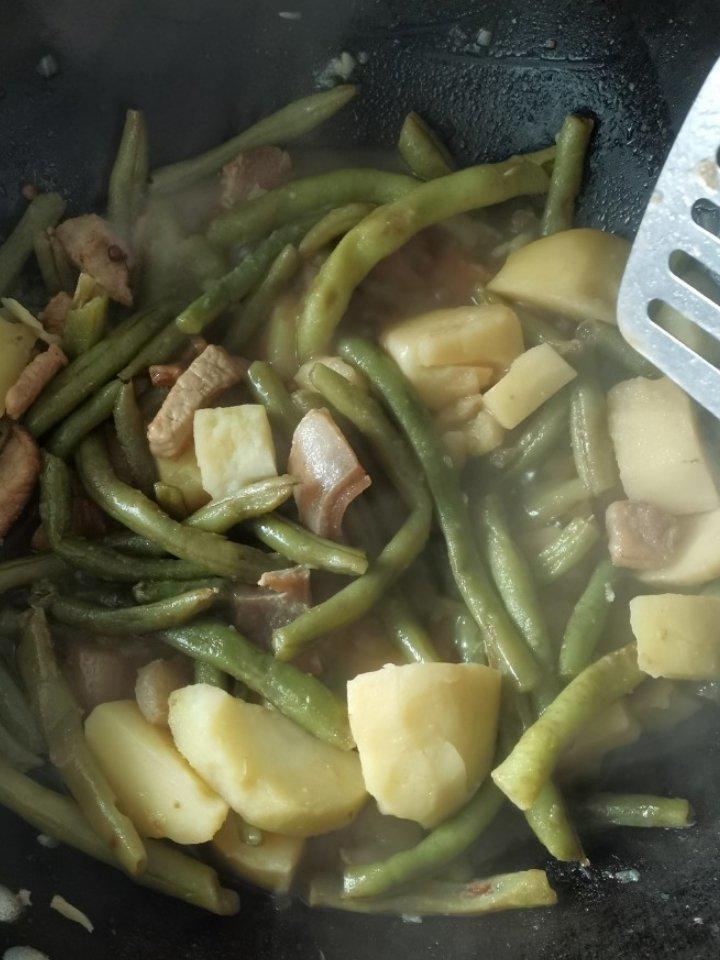 芸豆炖土豆＋肉