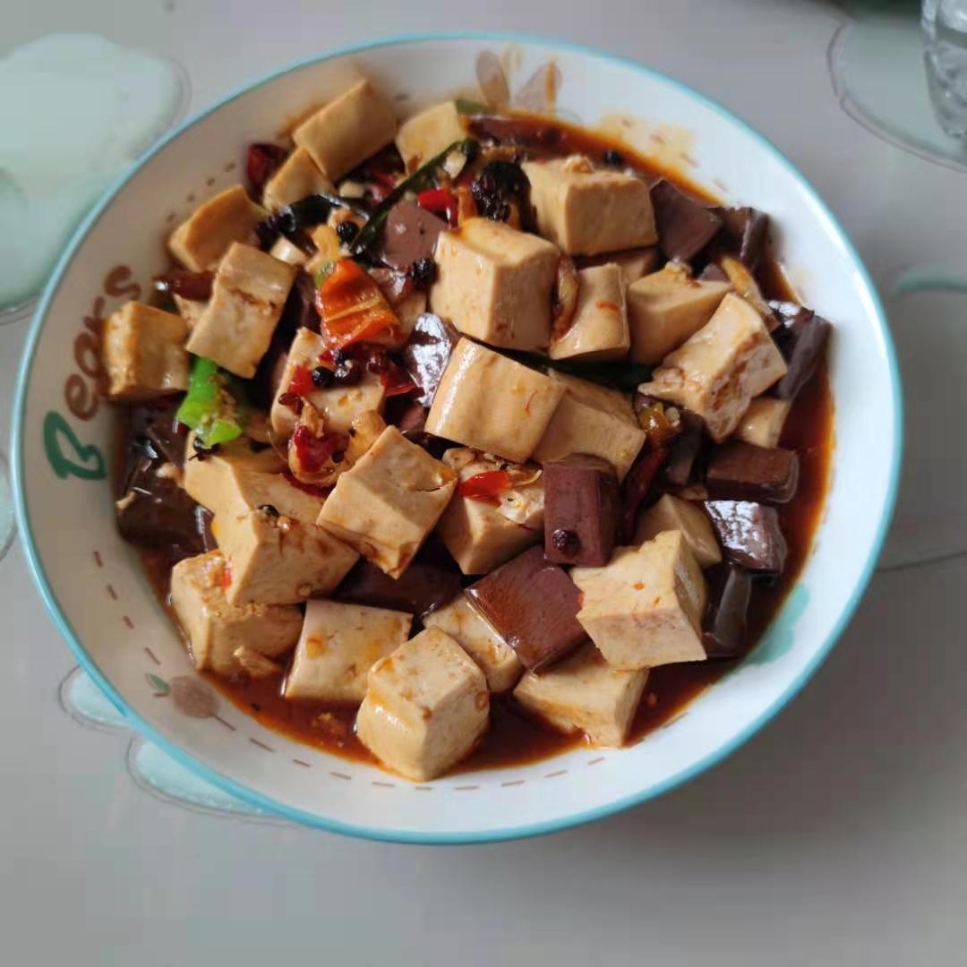 麻辣鸭血豆腐的做法