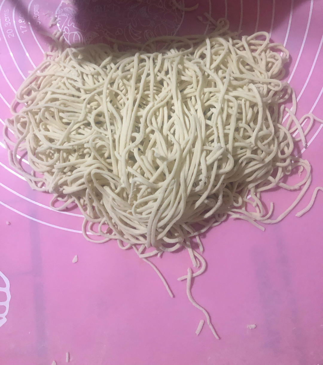 🔥Q弹爽滑面条，5岁小孩轻松做，再也不想买面条（马卡多手动）视频