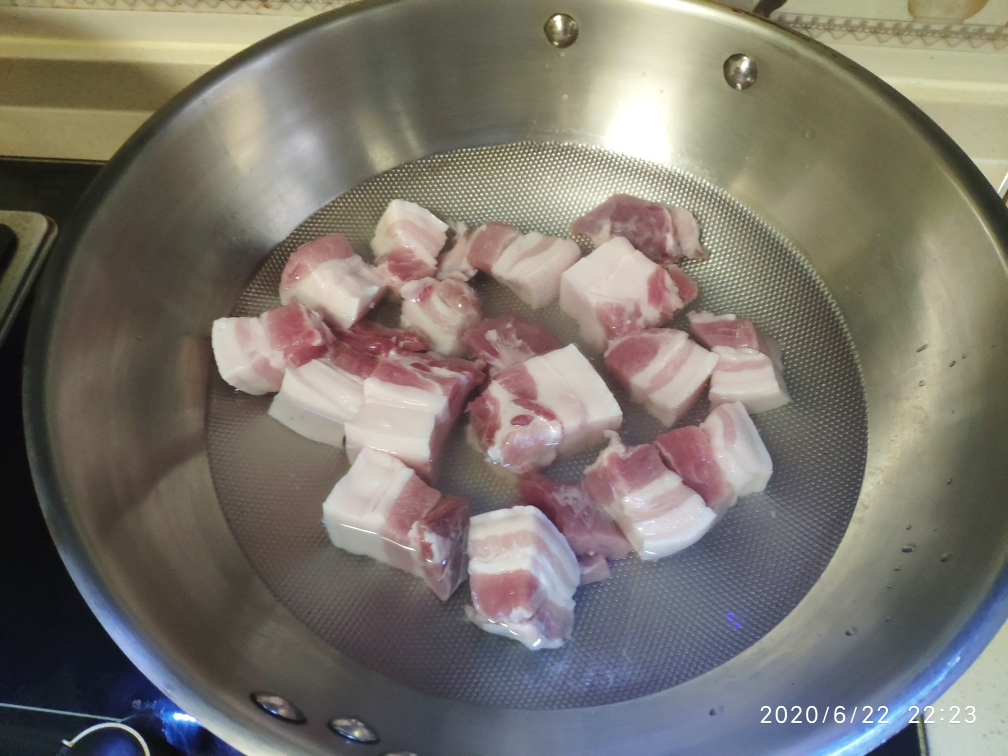 杠杠下饭的毛氏红烧肉的做法 步骤2