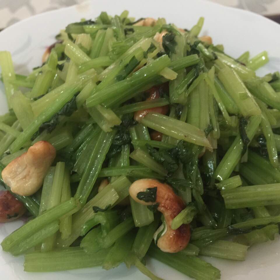 西芹炒腰果