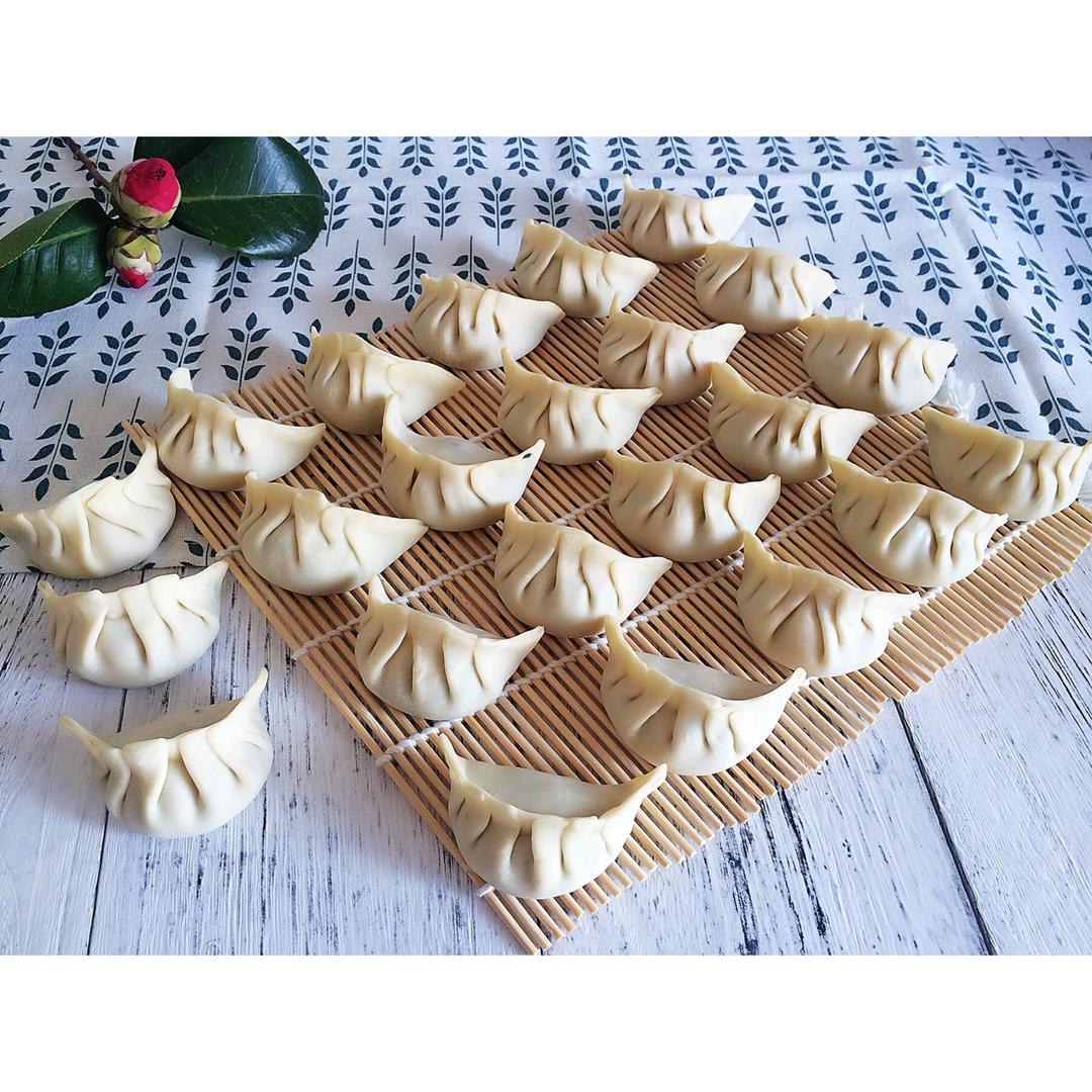 牛肉芹菜香菇饺子