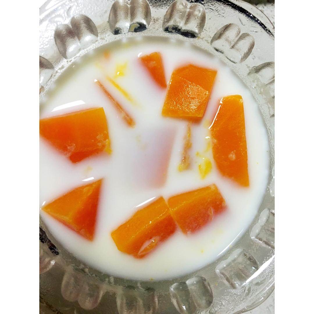鲜奶炖木瓜