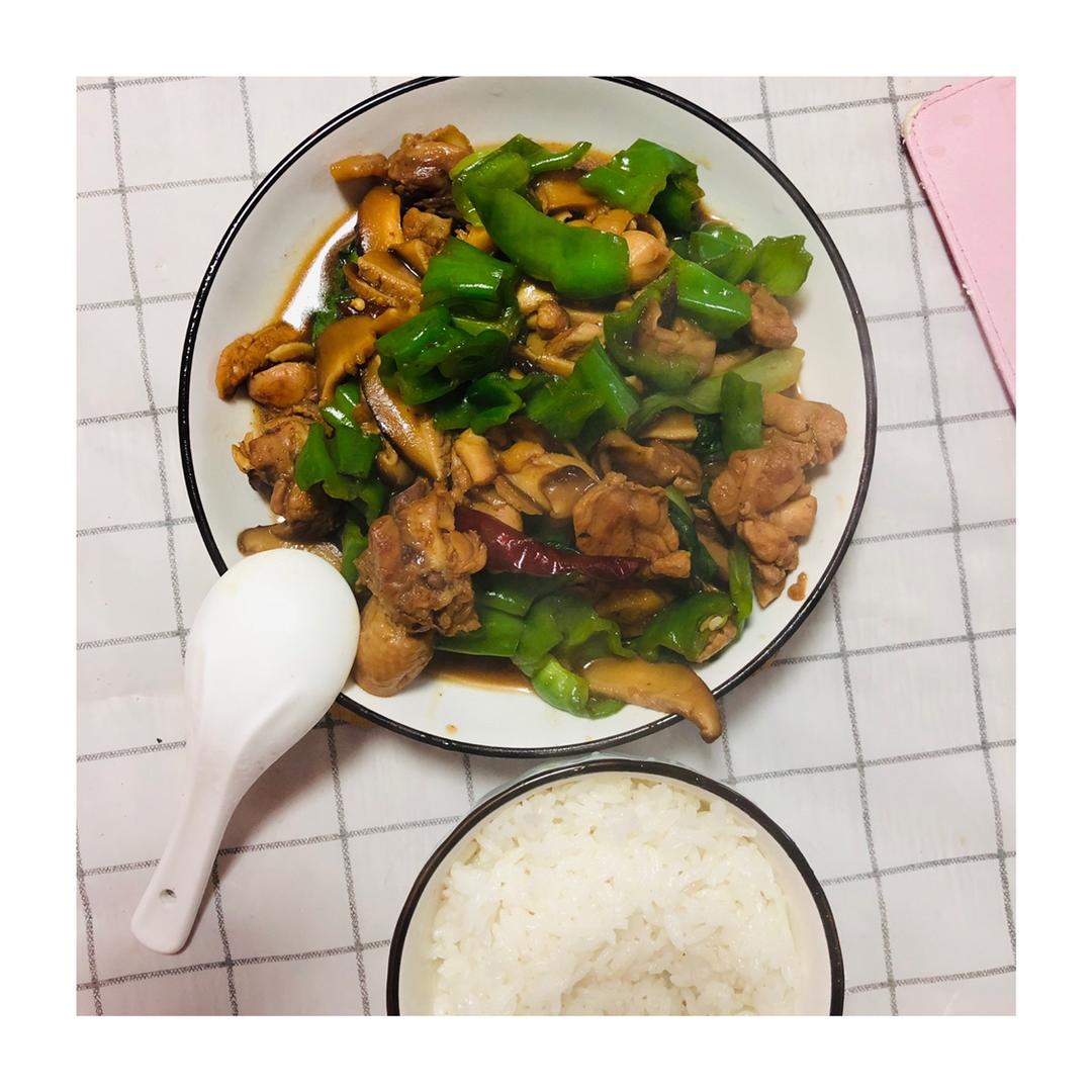 好吃到原地爆炸的黄焖鸡