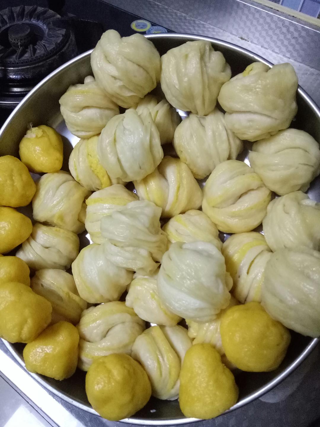 玉米面小花卷简单原汁原味 0 人做过煎大黄鱼简单原汁原味 0 人做过