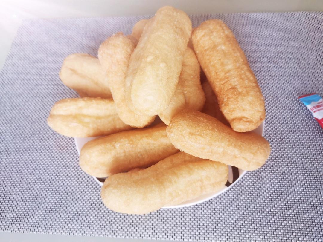 家庭版小油条 无需冷藏过夜 酵母版本 酥香可口各个空心 附细节视频详解