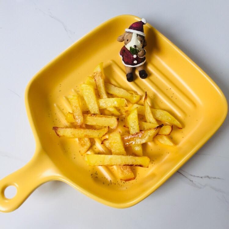 外酥里嫩自制非油炸薯条（烤箱版）的做法
