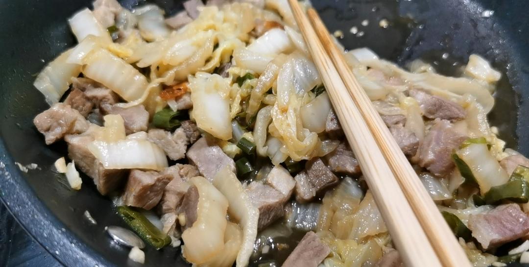 包菜炒肉