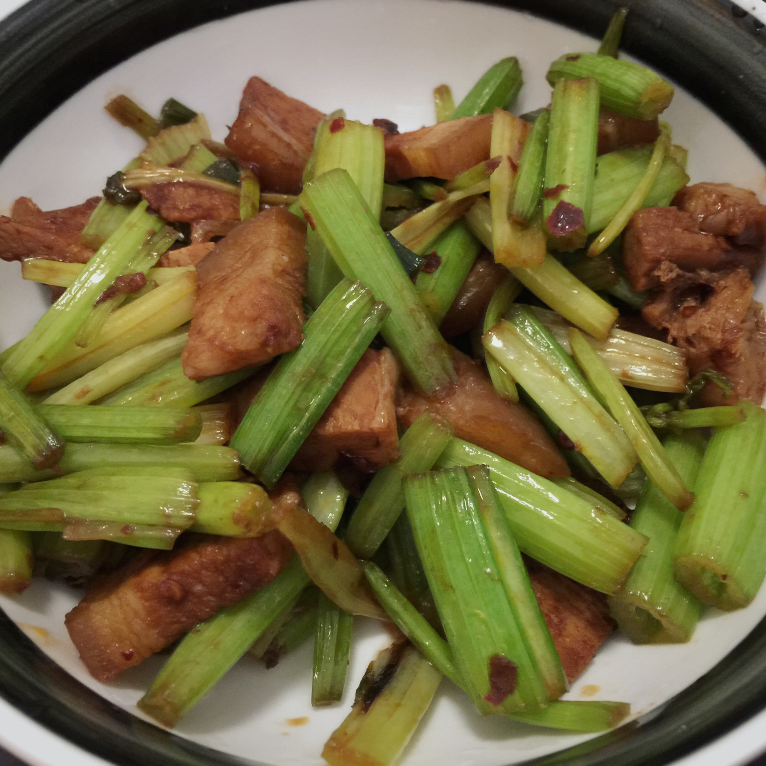 芹菜炒肉