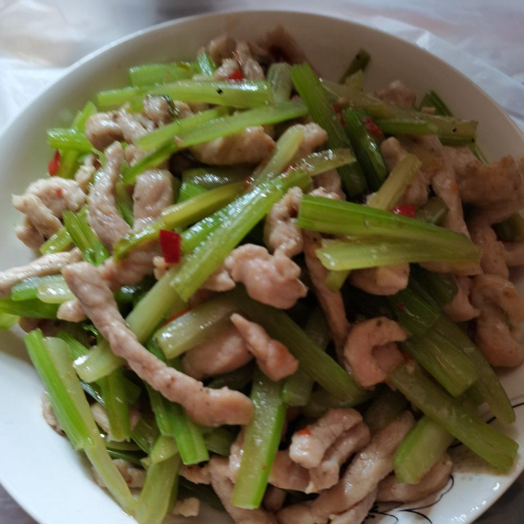 芹菜炒肉