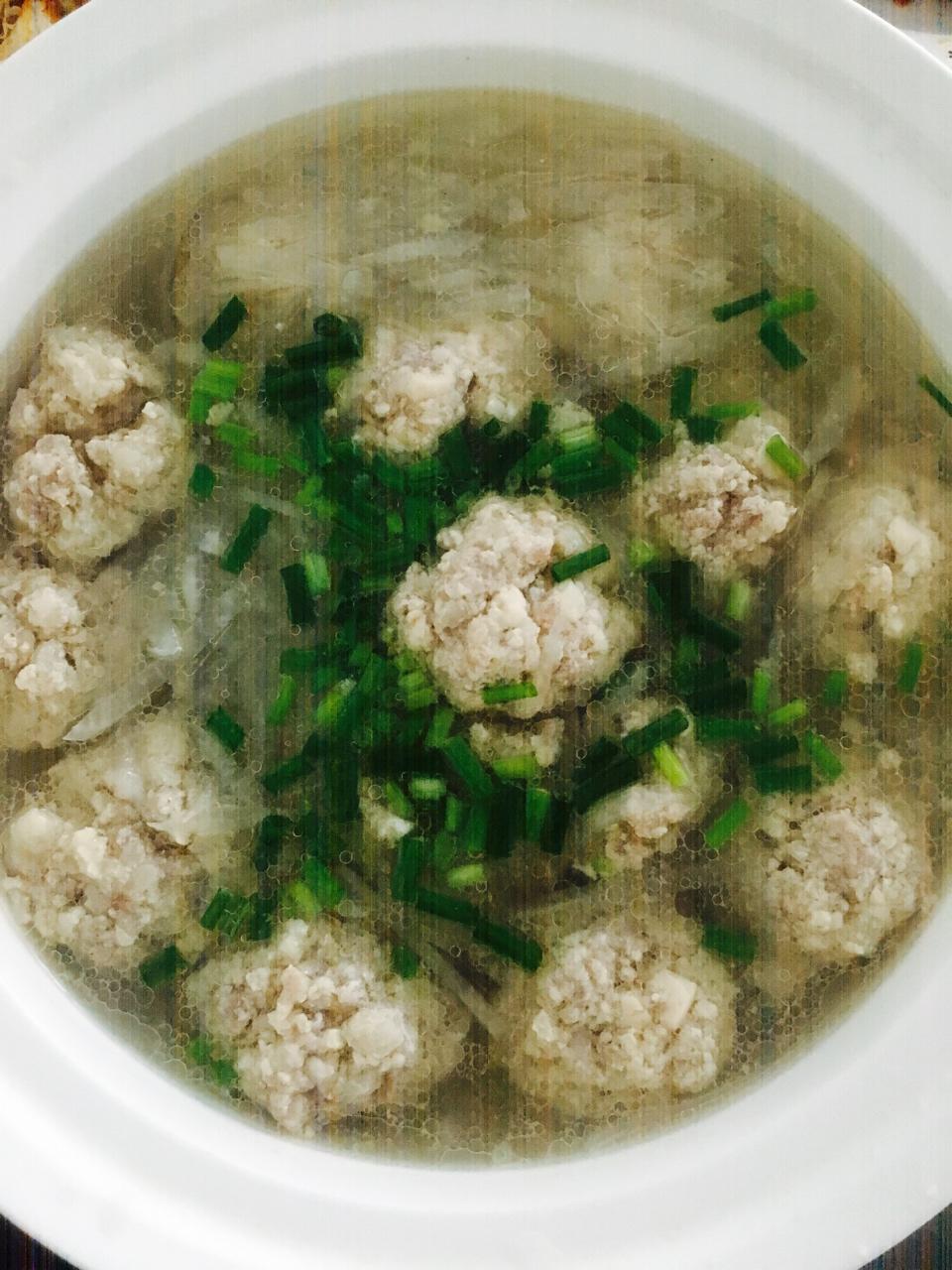 【10分钟系列】白萝卜豆腐圆子汤