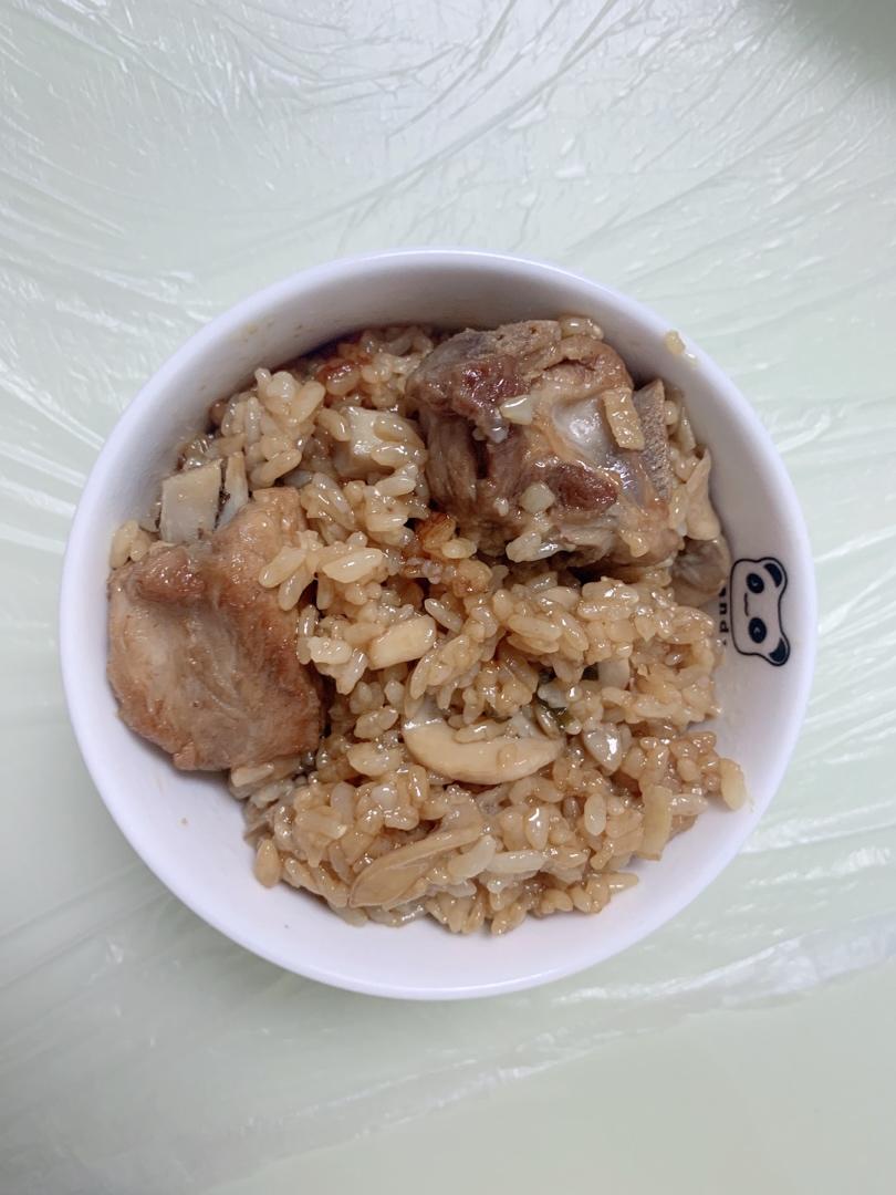 喷香排骨焖饭（爆好吃）