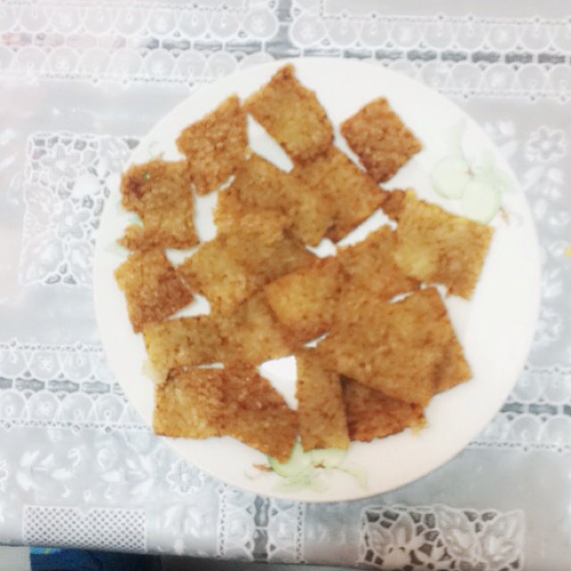 巧用剩饭做香脆锅巴