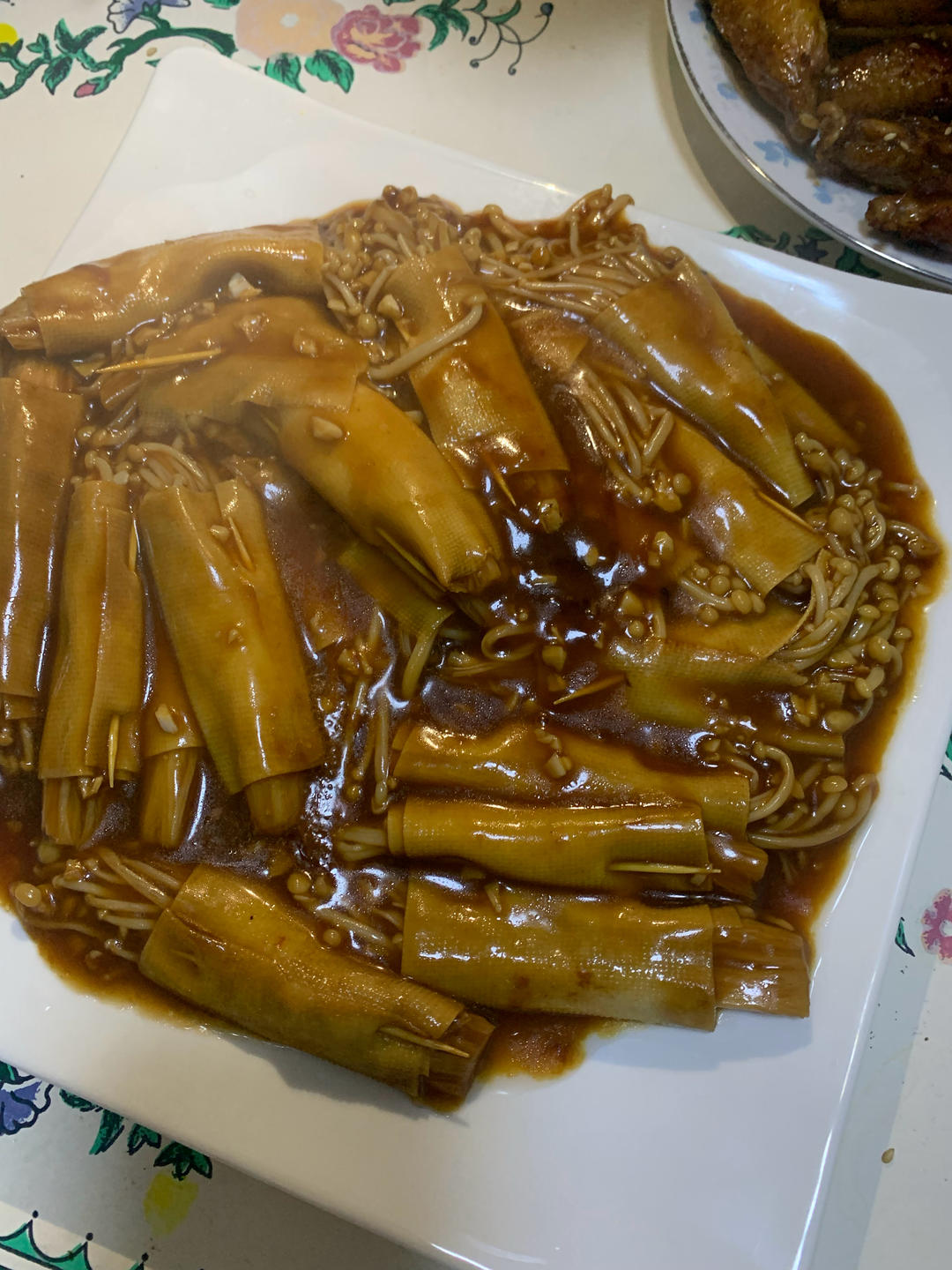 金针菇豆皮卷