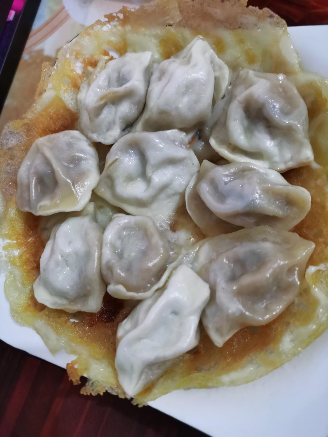 冰箱冷冻水饺做煎饺