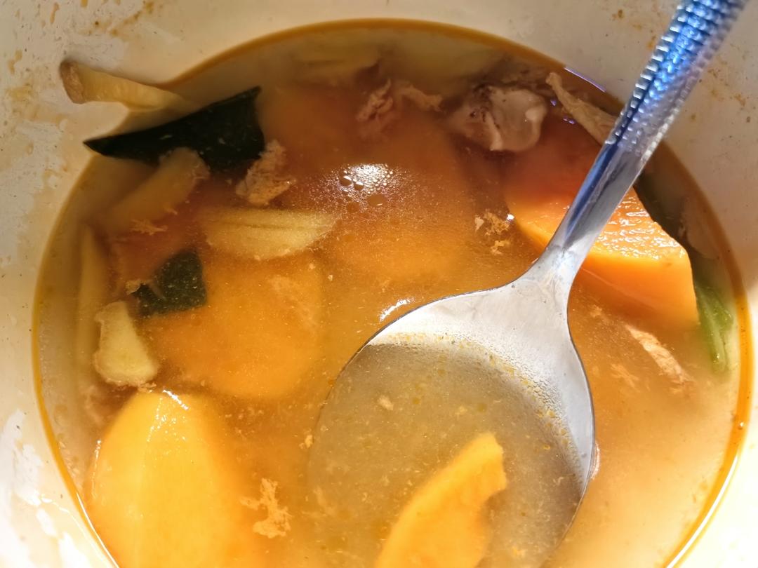 宿舍小锅美食—鸡腿红薯汤的做法