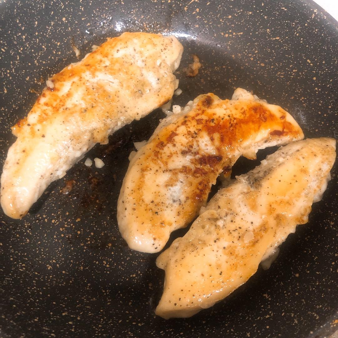 酷炫屌炸天好吃的煎鸡胸肉（香蒜蜂蜜煎鸡胸肉）