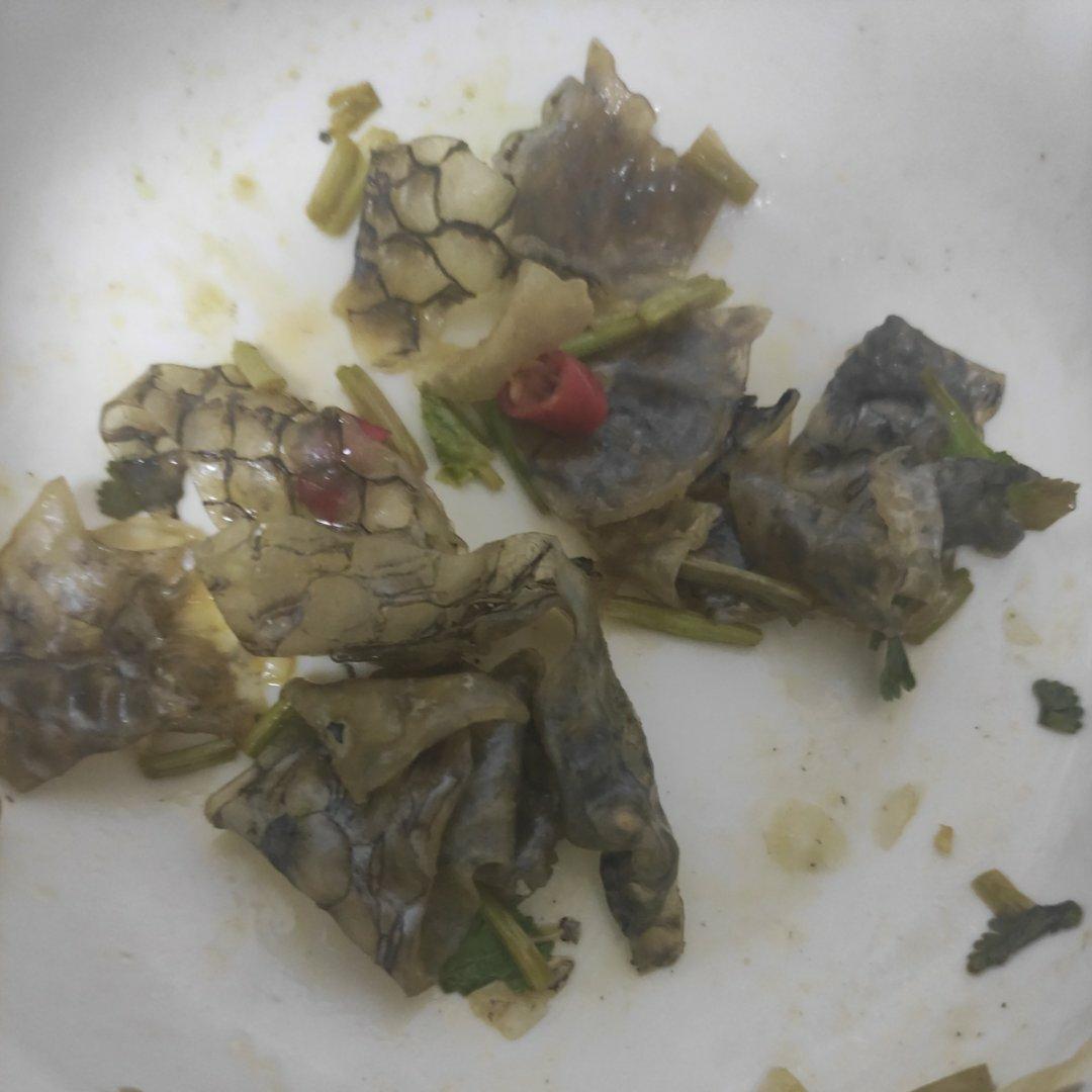 凉拌鱼皮