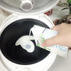 电饭锅版自制酸奶的做法 步骤2