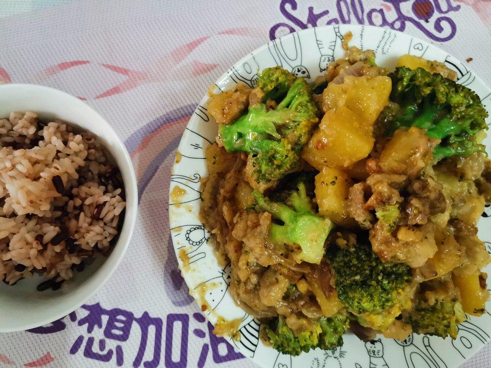 奶炖蔬菜鸡肉