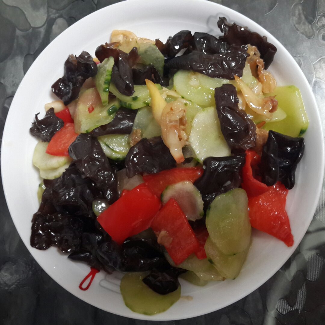 黄瓜木耳炒蛤蜊干