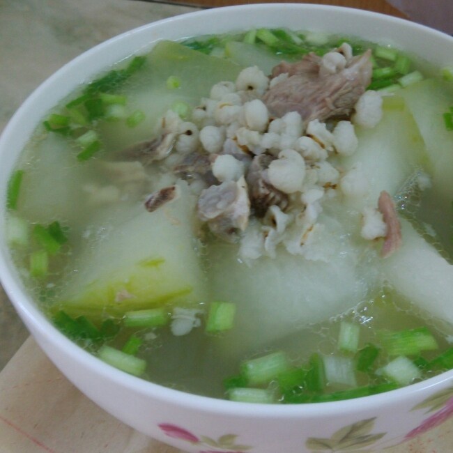 黑暗料理界界草做的冬瓜薏米龙骨汤
