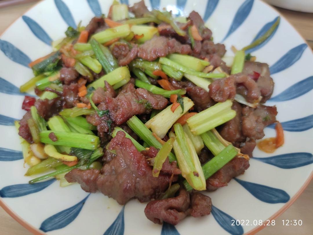 小炒牛肉（肉嫩味香）
