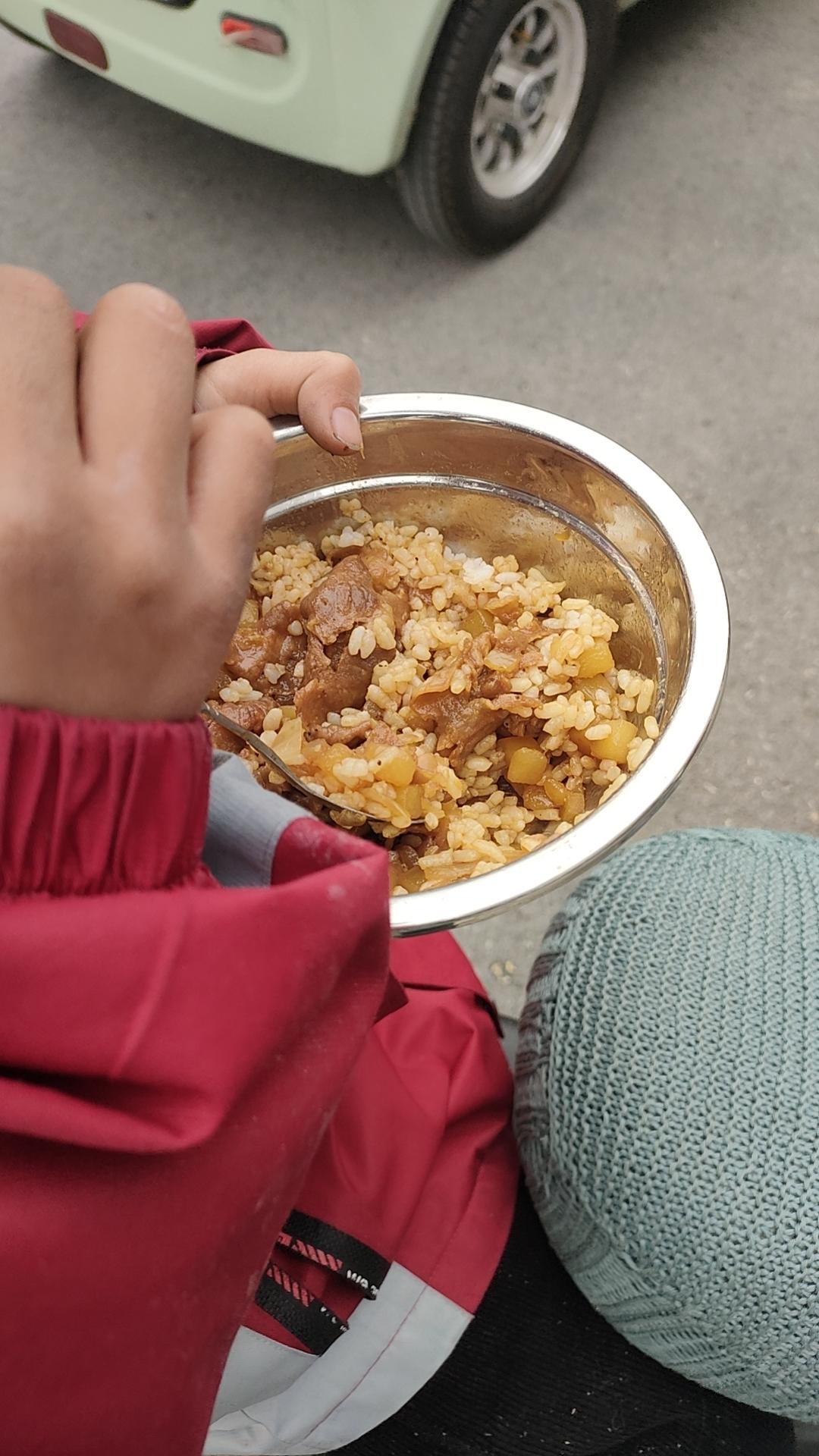 好吃到舔碗底的土豆肥牛拌饭