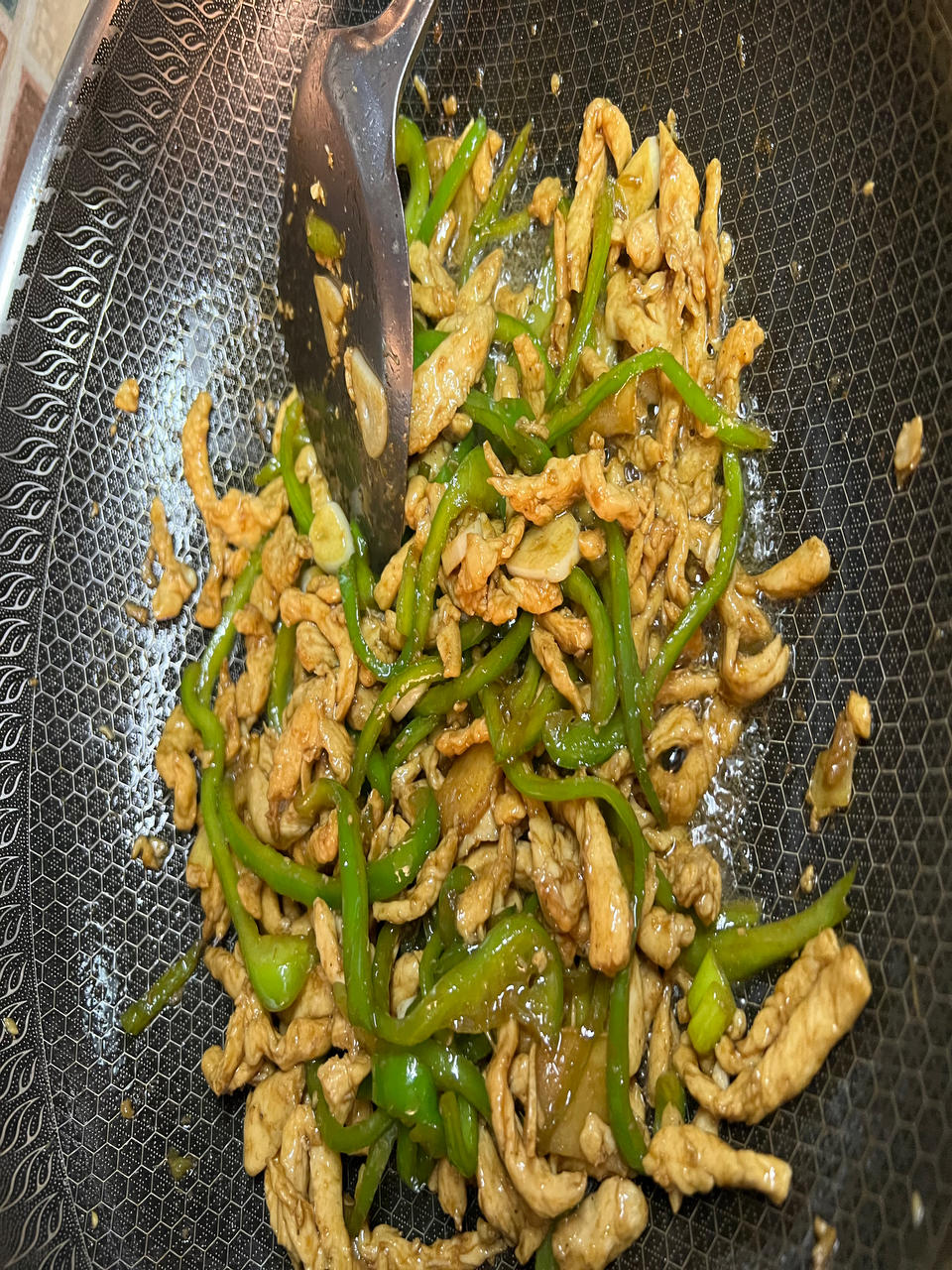 巨好吃的青椒炒鸡胸肉丝，超下饭