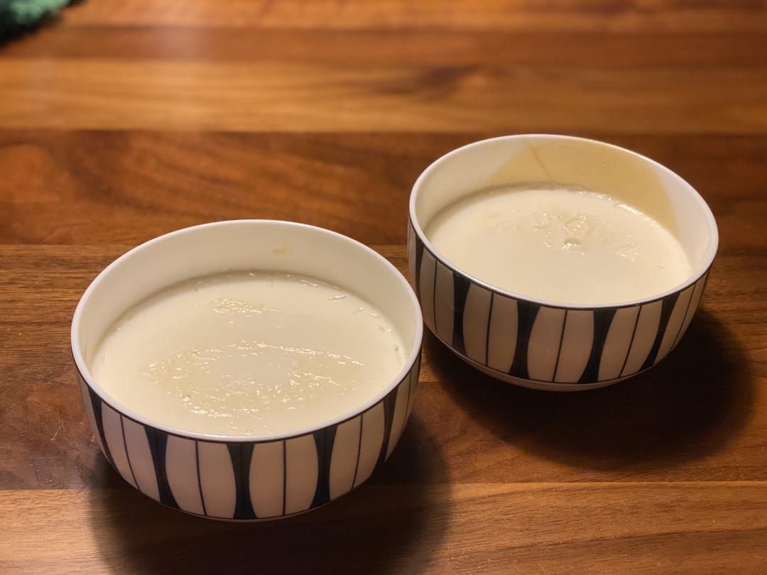 【双皮奶】还有厚奶皮的单皮奶、蜜红豆、蛋黄小饼干、它们都整整齐齐的