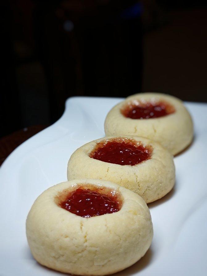红莓果酱饼干
