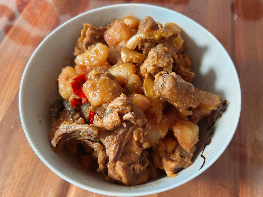 土豆炖鸡块