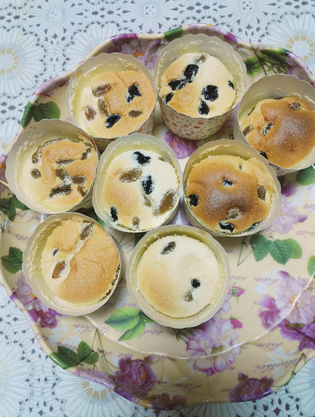 软绵绵戚风纸杯蛋糕