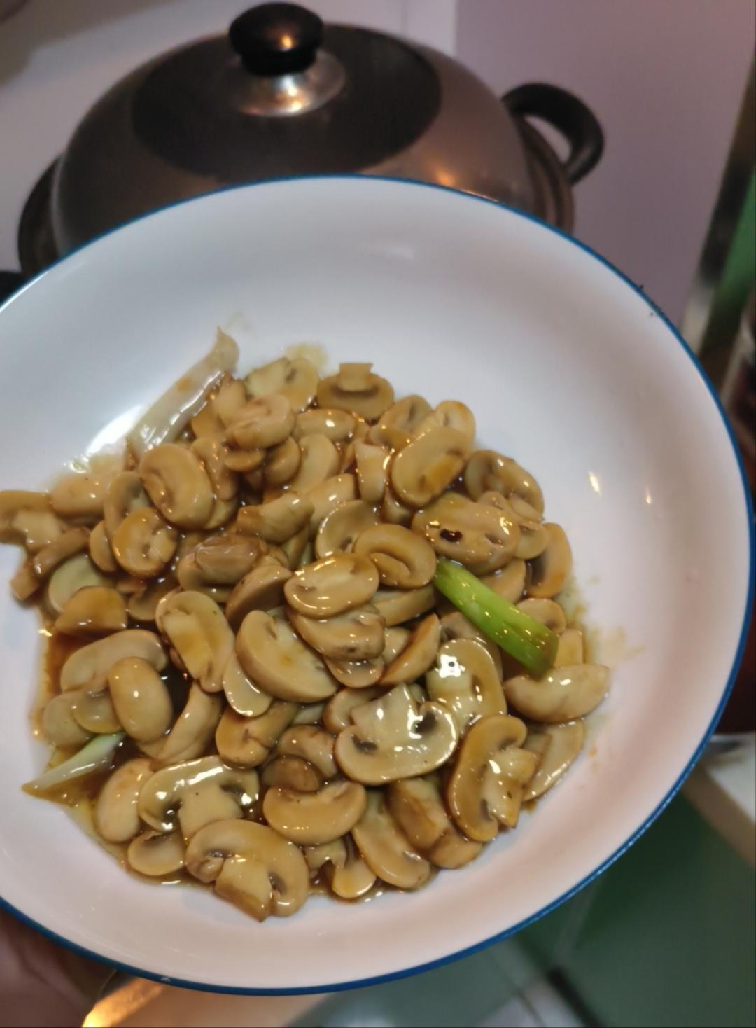 素炒口蘑（快手家常菜）
