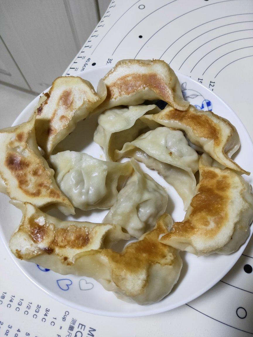 大葱猪肉煎饺