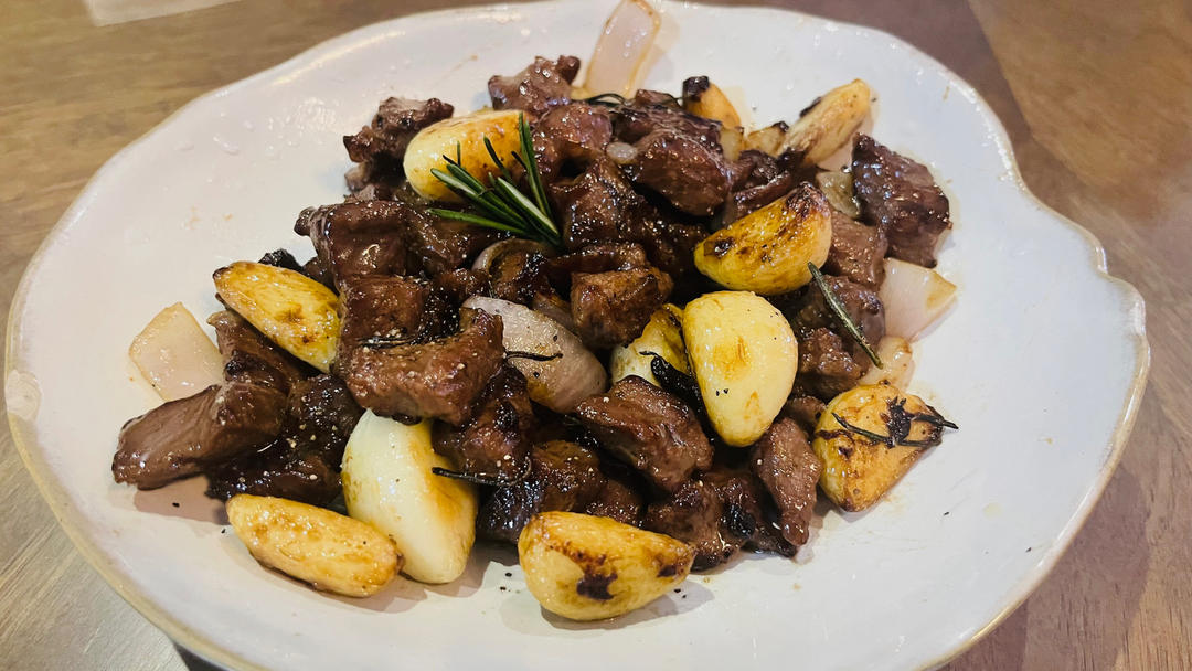好吃到舔盘的蒜香黑椒牛肉粒